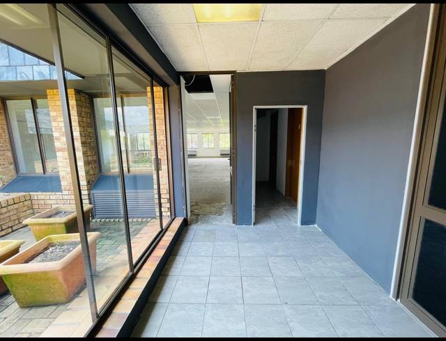 197M² OFFICE TO LET IN VORNA VALLEY